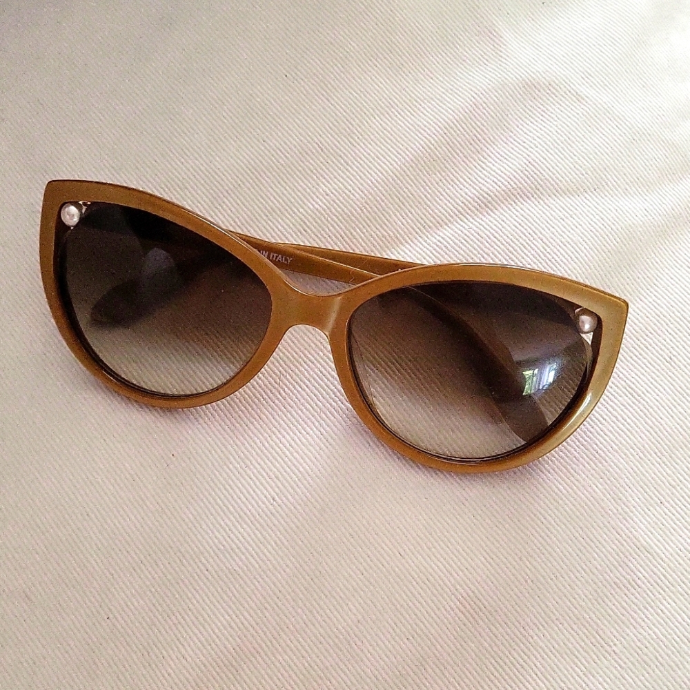 Moschino sunglasses